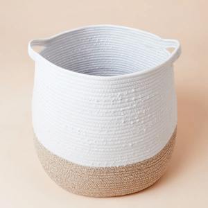 Panier en macramé blanc minimaliste, organisateur polyvalent fait à la main pour le rangement, table, chambre, salon, décoration intérieure en provenance d'Inde - Product Image 1