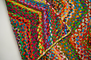 Alfombra de lana artesanal Harmony Hues, Alfombra tejida a mano, patrón geométrico moderno, colores terrosos inspirados en la naturaleza, creación de sinfonía Visual - Product Image 2