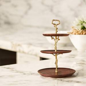 Elegante Soporte de Madera de Tres Niveles con Base de Metal Dorado, Diseño de Lujo, Ideal para Postres, Pasteles y Decoración del Hogar - Product Image 1
