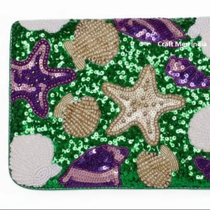 Pochette de soirée en perles faites à la main pour le Mardi Gras, avec un motif à carreaux abstrait, élégante pochette pour femmes, idéale pour les cadeaux et les événements - Product Image 1