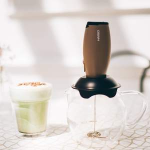 Espumador de Leche y Crema HARIO Metal de 2 Piezas, Modelo CQT 45BR, Color Marrón, con Mango de PP para Cappuccino y Latte, Fácil de Limpiar, Apto para Horno - Product Image 5