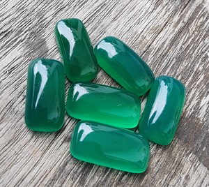 Venta al por mayor natural ónix verde rectangular cojín corte cabujón piedras preciosas sueltas en todos los tamaños con certificado IGI disponible - Product Image 1