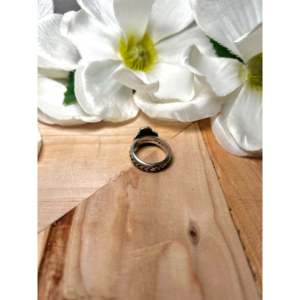 Anillo de Plata de Ley 925 Hecho a Mano en Navajo con Incrustaciones de Piedras Preciosas, Talla 7.75, Bañado en Rodio, Joyería Étnica para Uso Diario - Product Image 4
