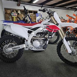 Venta al por Mayor de Minimotos Yamaha de 49cc para Niños, Dos Tiempos, Frenos de Disco Dobles, Color Personalizable, Diseño Elegante y de Lujo, Avanzado - Product Image 6