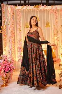 Vestido de rayón con estampado digital Patola negro con atuendo étnico elegante Dupatta para celebraciones festivas y eventos especiales - Product Image 3
