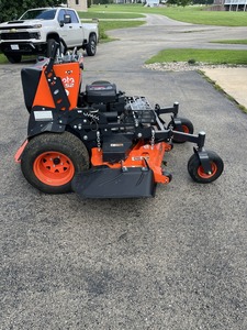 เครื่องตัดหญ้าแบบยืนขับ Kubota SZ26-52 ปี 2025 สำหรับงานพาณิชย์ ระบบ Zero Turn กำลัง 26 แรงม้า เครื่องยนต์เบนซิน V-twin ระบายความร้อนด้วยอากาศ พร้อมระบบหัวฉีด EFI สำหรับตัดหญ้า - Product Image 4