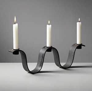 Bougeoir en métal tendance pour la décoration de la maison et de l'hôtel Bougeoir sur le thème de Pâques et support I-Frame - Product Image 3