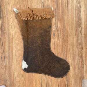 Pelo de calidad superior en cuero de vaca 16 pulgadas Medias de Navidad Medias de árbol de Navidad con flecos de cuero genuino de grano completo - Product Image 2