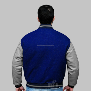 Chaqueta universitaria con mangas de cuero auténtico de Letterman de lana personalizada para hombre con parches y etiquetas de logotipos bordados de Color sólido - Product Image 5