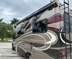 2019 T-h-o-r Motor Coach C-h-a-t-e-a-u 24BL Camping Cruiser Mobile Home with Euro 6 Emission Air Conditioning Rvs Motorhomes - Product Image 2