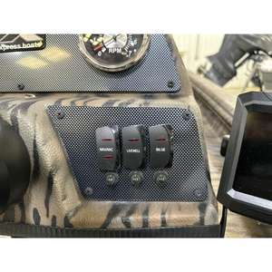 2025 Xpress XP170 Nuevo Bote de Pesca de Aluminio Resistente con Casco de Fibra de Vidrio - Product Image 2