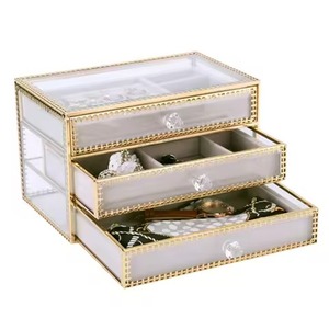 Boîte à bijoux en laiton élégante et attrayante avec cadre doré vintage, en métal avec couvercle en verre pour le rangement des bijoux, idéale comme cadeau - Product Image 4