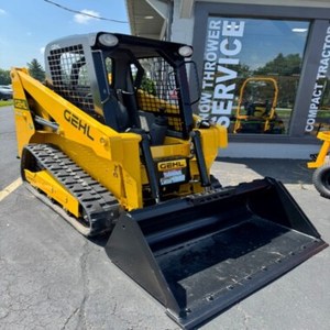 Gehl RT105 Yellow Skid Steer Loader Crawler Loader Compact <b>Track</b> Loader with Front Bucket for Farm Construction For Sale - Product Image 1
