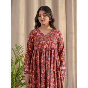 Vestido largo Angrakha rojo con estampado Jaal y vuelo, ropa india y pakistaní - Product Image 1