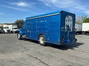 Camion de livraison de boissons Freightliner M2 2020-2022 prêt à être expédié - Cummins, 220 CV, boîte automatique 6 vitesses - Camion d'occasion à vendre - Product Image 3