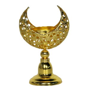 Bougeoir étoile de lune en métal doré pour les célébrations musulmanes de l'Aïd Mubarak Ramadan. - Product Image 1