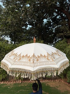 Parasol de jardin vintage personnalisable avec franges, édition naturelle tranquille et élégante, parasol de jardin balinais avec glands - Product Image 2