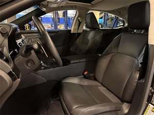 Increíble Lexus ES 350 FWD 2023 Usado en Perfectas Condiciones con Bajo Kilometraje en Existencia, Ofrecido a una Fantástica Oferta que No Querrás Perder - Product Image 2