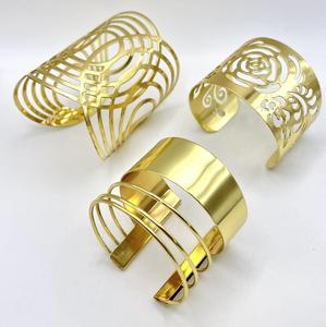 Servilletero de hoja en relieve elegante moderno Diseño de corte láser de acero inoxidable de calidad superior Bodas Brazaletes de moda Premium - Product Image 1