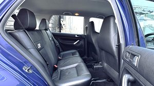 ข้อเสนอสุดคุ้มสำหรับรถ Volkswagen R32 เจ้าของเดียว ระยะทางประมาณ 48,900 ไมล์ เครื่องยนต์ V6 พร้อมเทอร์โบ ปรับแต่งอย่างมาก - Product Image 3