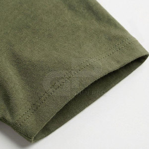 Elegante camiseta para el Día de la Madre con un estampado de frases elegante y un look informal y relajado. - Product Image 6