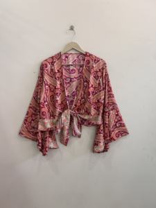 Blusa de seda vintage con mangas acampanadas, estilo retro, para mujer, ideal para vacaciones. - Product Image 4