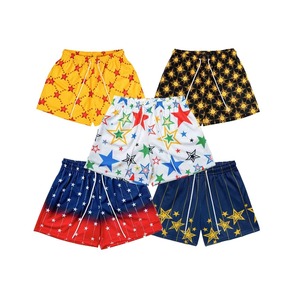Pantalones Cortos de Baloncesto de Malla de Doble Capa Sublimados Personalizados de Poliéster de Alta Calidad con Estampado Completo de Estrellas y Entrepierna de 5 Pulgadas - Product Image 1
