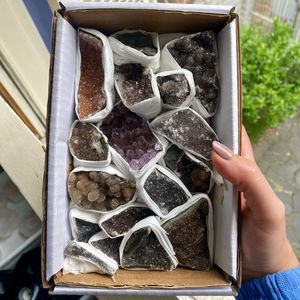 Cajas de piedra Druzy artesanales, decoración única para el hogar, artesanías de cristal - Product Image 1