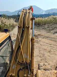Excavadora de orugas hidráulica Caterpillar 320B usada, motor de 20 toneladas, pluma de 18 metros, origen japonés - Product Image 4