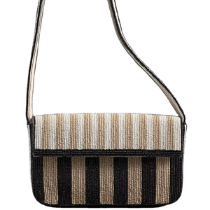 Bolso de Hombro de Lujo Hecho a Mano con Cuentas y Bordado de Cuentas de Semilla, Diseño Simple, Bolso Portátil Personalizado para Damas, Hecho en India - Product Image 1