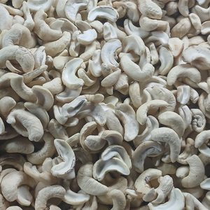 Prix raisonnable, noix de cajou cassées Kaju, noix de cajou SANTIGO, noix et noyaux WS LP SP exportés au Moyen-Orient - Product Image 1