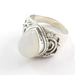 Bague en labradorite bleue naturelle en argent sterling pur fait à la main de style bohème - Product Image 2