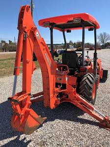 Tractor de ruedas Kubota B26 4WD a la venta con motor B26, motor de bomba de caja de cambios y componentes de núcleo de rodamiento - Product Image 5
