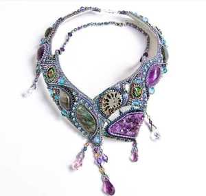 สร้อยคอลูกปัดสีแดงสวยงามสำหรับเด็กผู้หญิง ผลิตจากวัสดุคุณภาพสูง ทนทาน ให้ความรู้สึกหรูหราและทันสมัย - Product Image 4