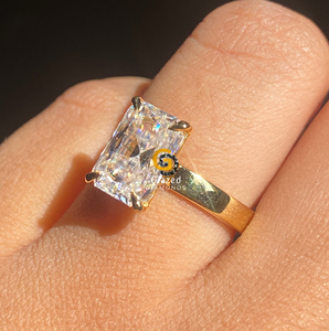 Anillo de compromiso de solitario de moissanita de corte radiante de 3 quilates de moda para mujer, banda ancha de oro amarillo sólido de 10K, elegante y elegante - Product Image 2