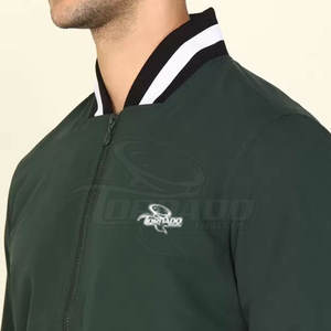 Chaqueta de invierno ligera de nailon impermeable a prueba de viento para hombre, chaqueta de bombardero transpirable con cuello levantado empacable - Product Image 5