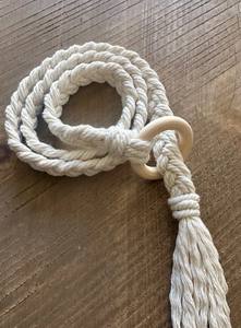 Attaches de rideaux en macramé fait main en cordon élégant de 4 mm, marron et beige, accessoires de fenêtre bohème chic - Product Image 1