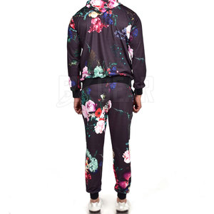 Chándal estampado elegante para hombre con material transpirable diseñado para la comodidad y el estilo callejero de moda para usar durante todo el día - Product Image 3