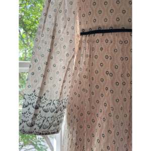 เดรสยาวสไตล์โกธิคแบบจีน แต่งโครเชต์  ลายเพชร  ซิป  ขอบเอวยางยืด  ผ้าชีฟอง  ไซส์ 3X สำหรับสาวออฟฟิศและออกงานกลางคืน - Product Image 5