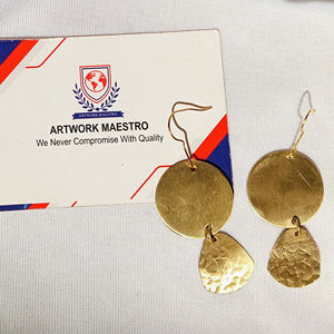 Pendientes minimalistas de latón con peso ligero - accesorios de moda modernos - JOYERÍA INDIA - Product Image 1