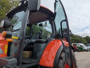 Compre Tractores Agrícolas M7153 Premium de 70HP 4WD Nuevos y Usados con Transmisión por Engranajes, Motor, Caja de Cambios y Bomba Certificadas, 0-2000 Horas - Product Image 6