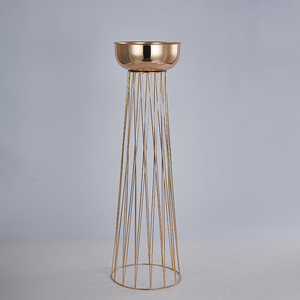 Jarrones de metal de aspecto elegante y refinado, muy vendidos, ideales como centros de mesa para comedor, oficinas y decoración de eventos. - Product Image 2