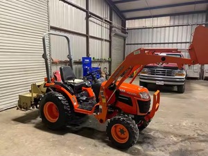 Tracteur Kubota B2320HD 2011 avec chargeur et plateau de tonte de 60 pouces - Product Image 5