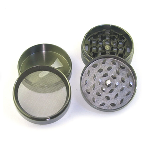 เครื่องบดควันแบบแบนสี่ชั้น55มม. เครื่องบดสมุนไพรเคลือบด้านอลูมิเนียม - Product Image 1