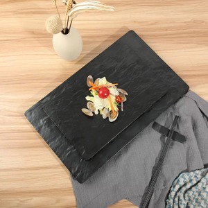 Bandeja de servicio rectangular negra con diseño elegante, perfecta para el hogar, cocina, uso de mesa, presentación y decoración de alimentos - Product Image 4