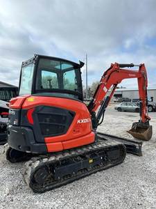 รถขุดขนาดเล็ก Kubota KX057-5 ปี 2022 กำลังขับขี่ขั้นสูง 5 ตัน พร้อมระบบไฮดรอลิกอัจฉริยะที่แม่นยำ - Product Image 3