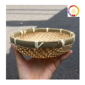 Panier de vannage en bambou traditionnel vietnamien fait à la main pour le nettoyage et le stockage des grains de riz - Product Image 2