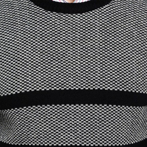 Pull d'hiver à rayures noires et blanches de haute qualité pour hommes Logo personnalisé tissu extensible Style ajusté pull pour hommes à faible taux - Product Image 2