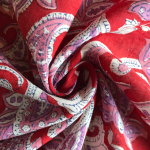 CHHAAPE Tissu en coton imprimé à la main pour femme, motif floral Paisley rouge, lavande et blanc |   Textile traditionnel indien - Product Image 1