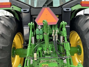 Tracteurs agricoles John Deere 6410 4x4 à transmission par engrenages, prêts à la vente - Product Image 3